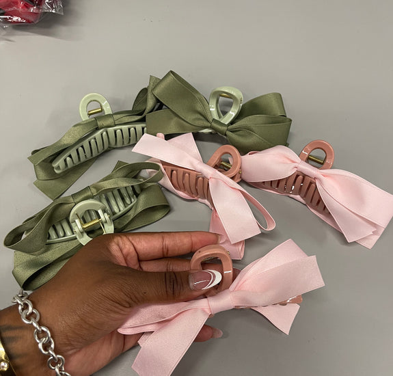 “SO CHIC” Bow Clip Accessory